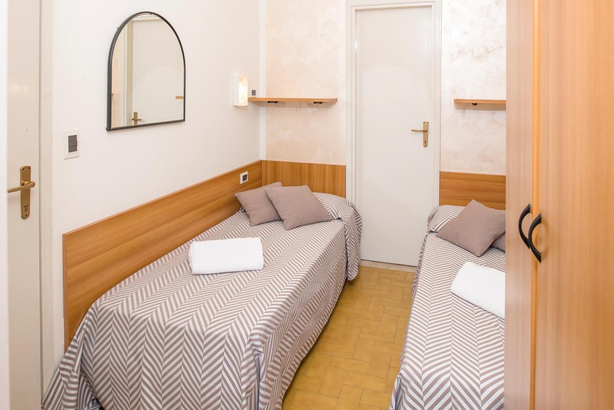 Hotel Taormina Bardolino Exterior photo