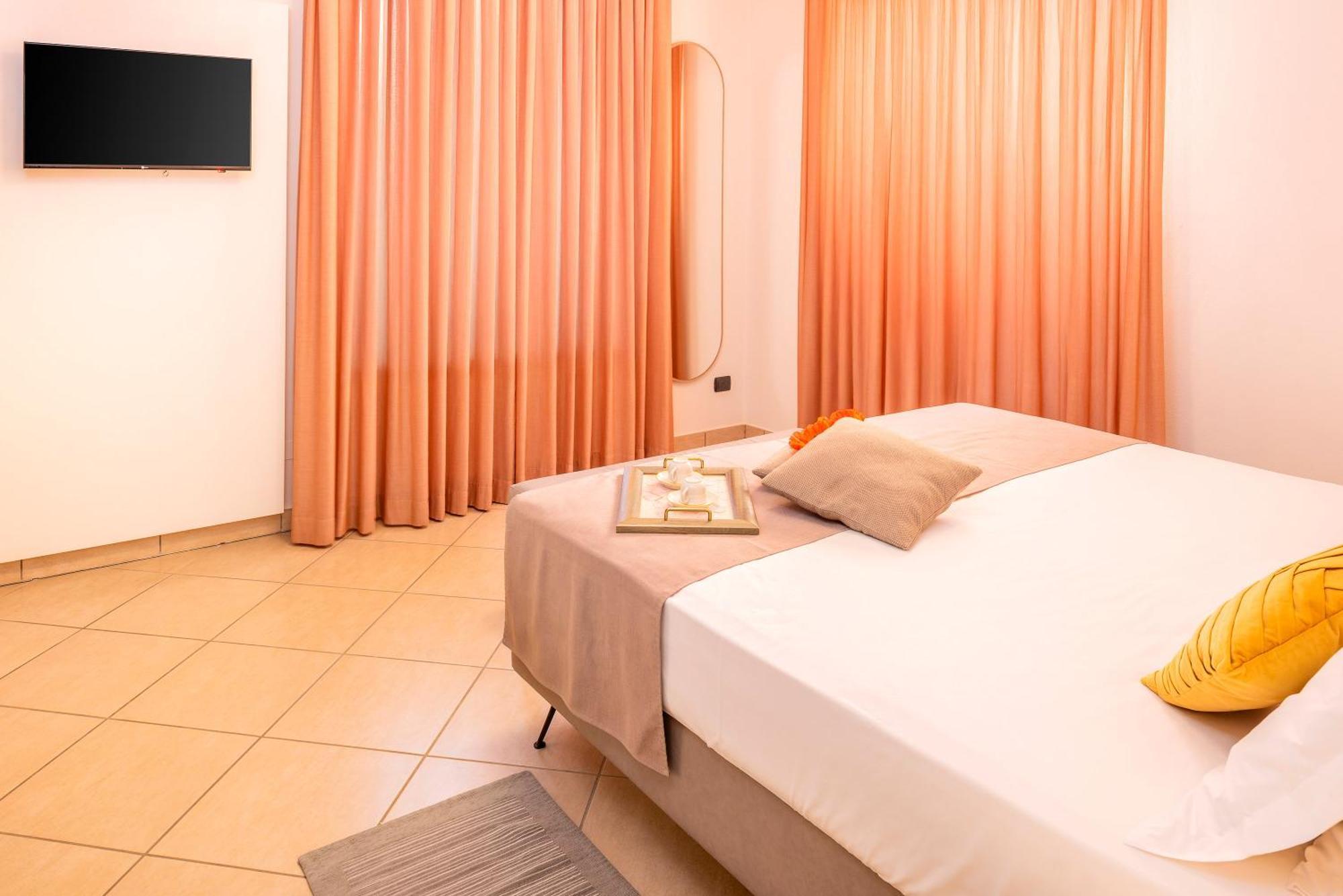 Hotel Taormina Bardolino Exterior photo